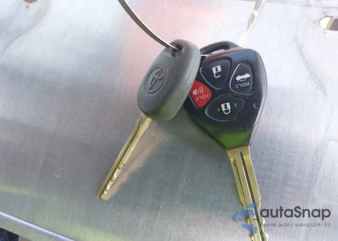 2013 Toyota Corolla Le z USA, uszkodzony, nr VIN 5YFBU4EE1DP133404